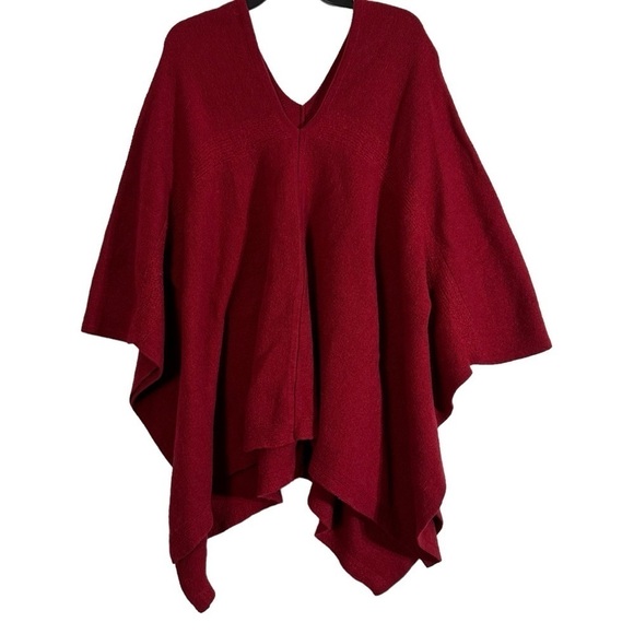ECHOVIEW Red Peruvian Wool & Baby Alpaca V-neck Poncho - Picture 1 of 8